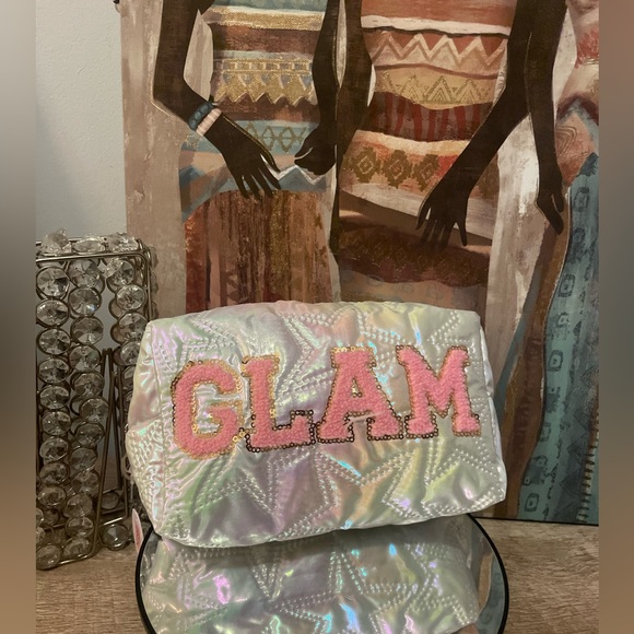 Handbags - NWT Silver /white Glam pouch / wristlet